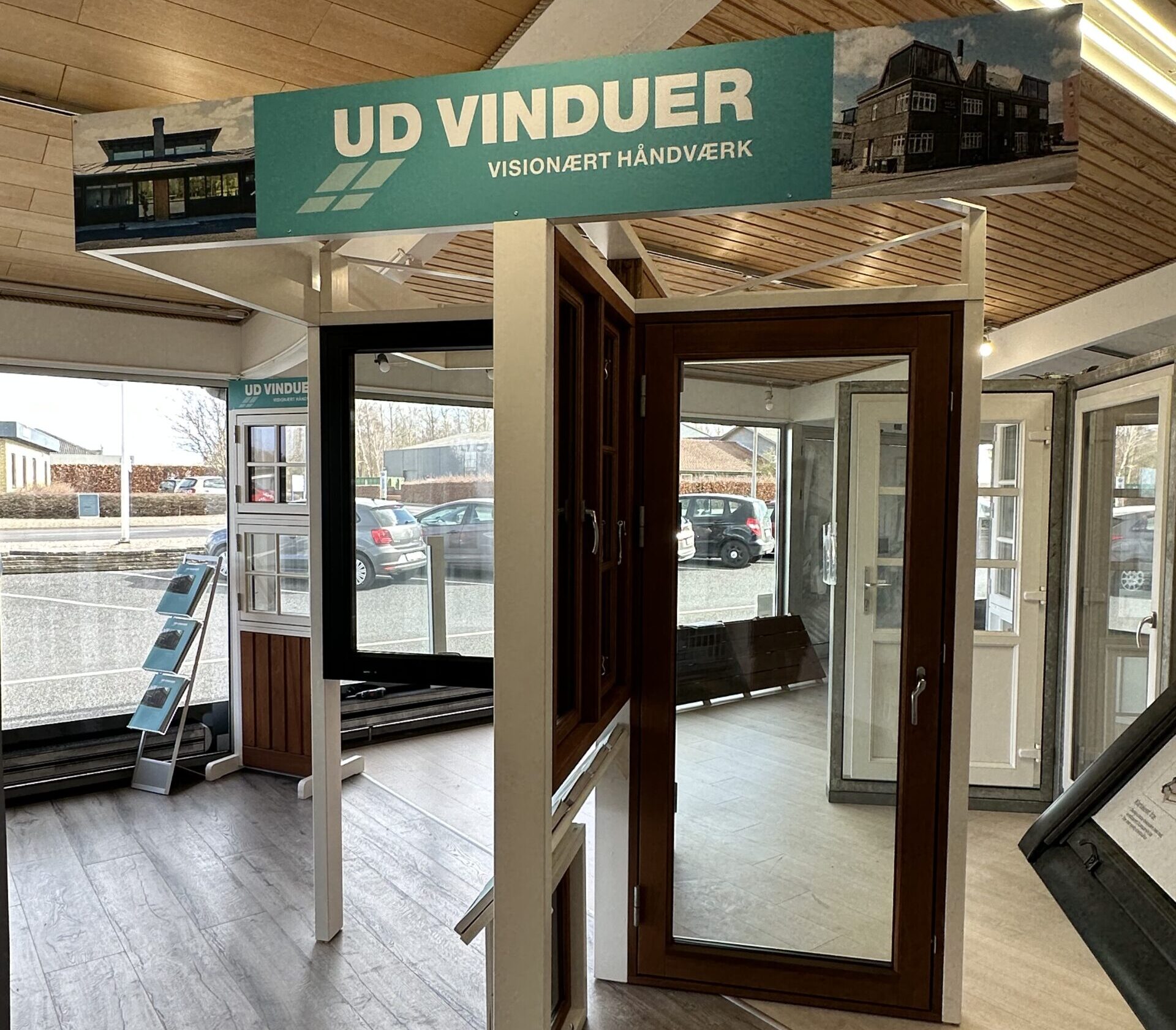 Udstilling Fra Ud Vinduer Ud Vinduer 