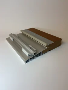 Hæveskydedør Slimeline - bundtrin - lav - Mahogni/Aluminium