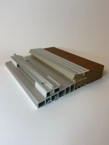 Hæveskydedør bundtrin - lav - Mahogni/Aluminium